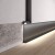 Ukryta aluminiowa listwa przypodłogowa z oświetleniem LED o wysokości 60 mm czarny